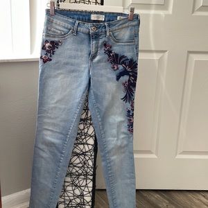 Jessica Simpson peacock embroidery jeans 28